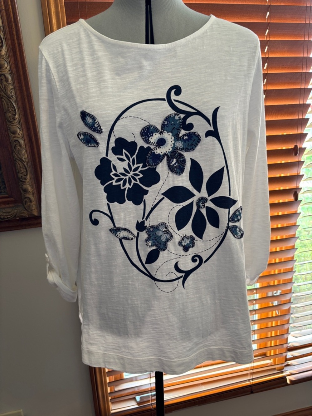 Chico's Floral Ring Boat Neck Roll Tab Tee Blue Women's Size 2 (L)